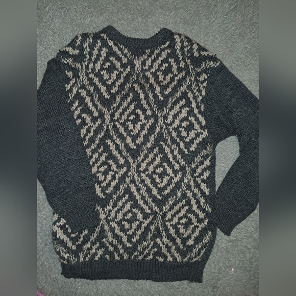 Cambridge Classics Vintage Knit Gray, Cream-Tan Sweater - Picture 1 of 4